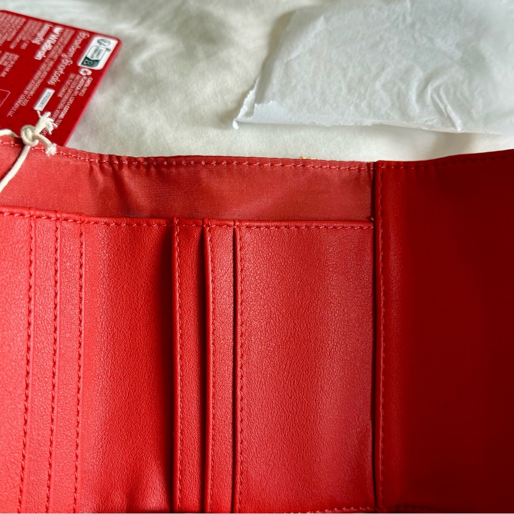 Loungefly Strawberry Shortcake Cream Wallet with Red Logo Patch NWT - Picture 4 of 6